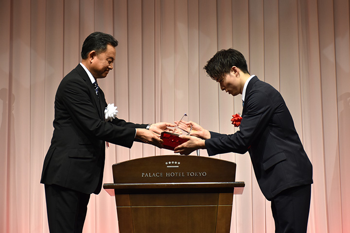 杉野正尭選手
